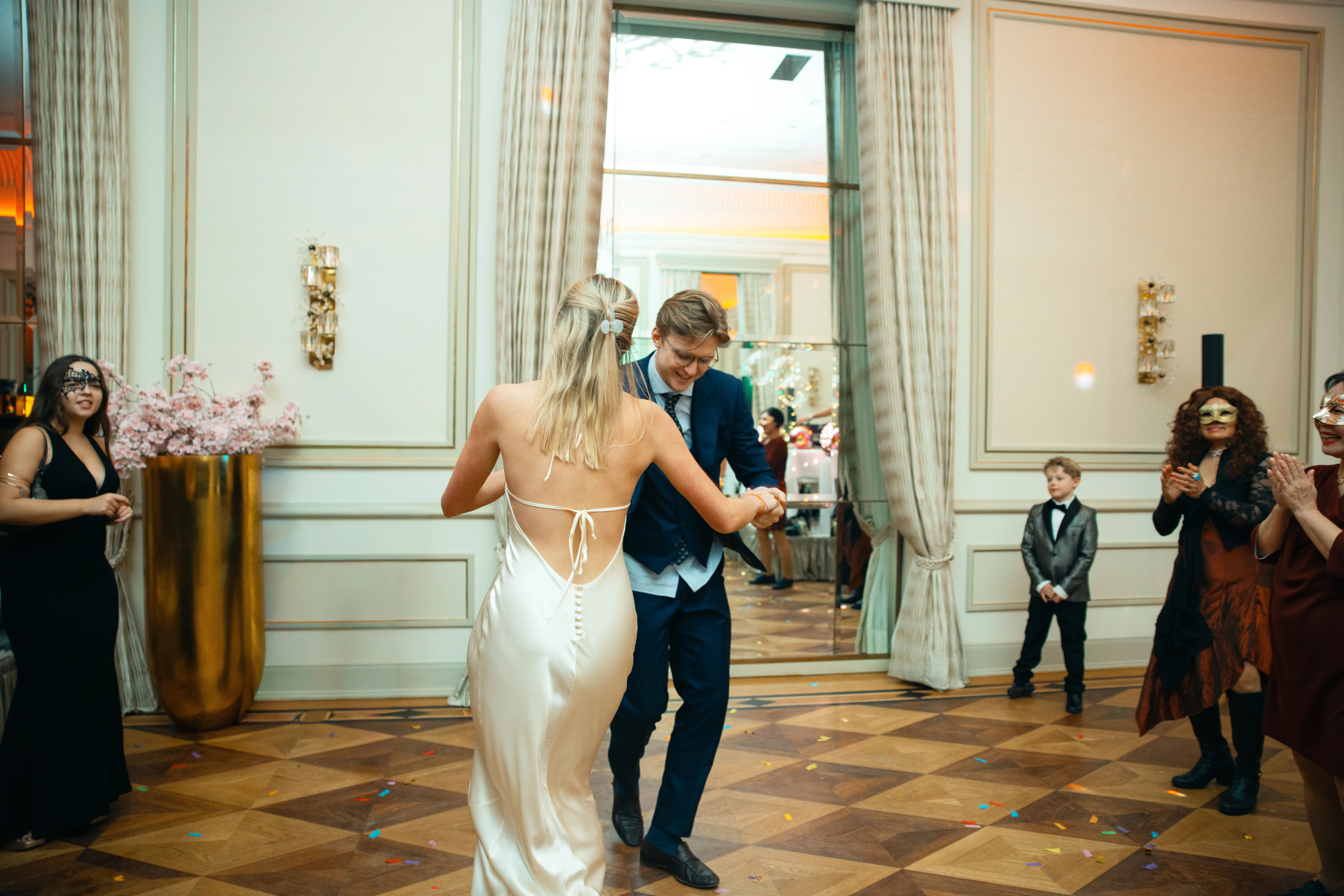 Documentary wedding photography on digital in Sylt, Germany by Liza Holiarchuk.