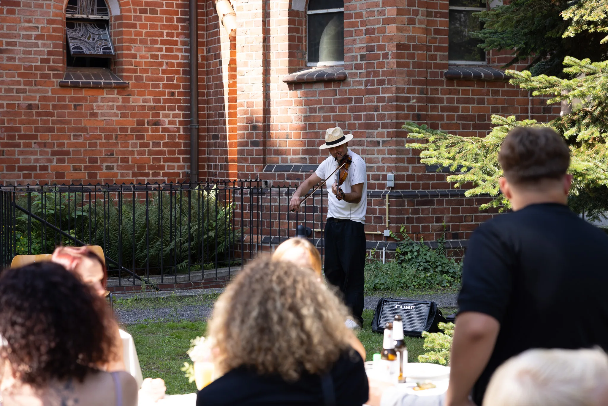 Guest celebration moment at Liebermann Villa, Berlin-Wannsee, Germany (photo 16)
