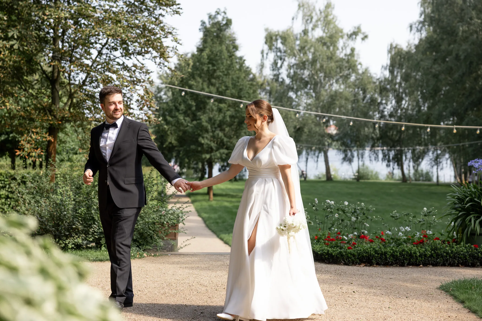 Couple portrait at Liebermann Villa, Berlin-Wannsee, Germany (photo 21)